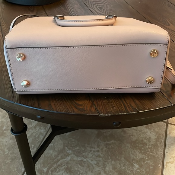 Michael Kors purse blush pink color - Picture 3 of 4